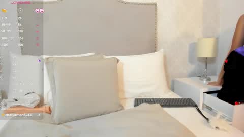 susanthomass online show from November 2025 07:36:03 PM