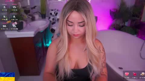 Snapshot of susiewood chatting on July 2026 08:44:01 PM Susie online show from July 2026 08:44:01 PM