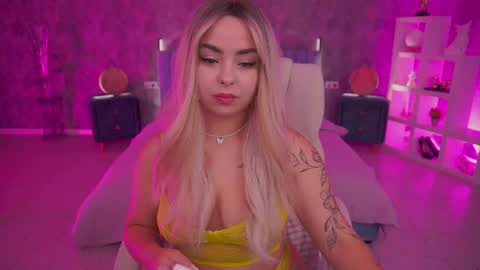 Snapshot of susiewood chatting on July 2026 07:05:02 PM Susie online show from July 2026 07:05:02 PM