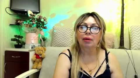Snapshot of susiexnoreen chatting on June 2026 01:47:02 AM SusiexNoreen online show from June 2026 01:47:02 AM