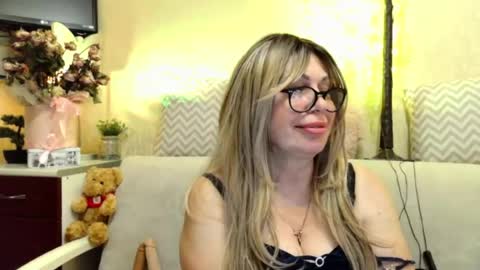 Snapshot of susiexnoreen chatting on July 2026 12:39:01 AM SusiexNoreen online show from July 2026 12:39:01 AM