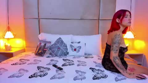 Snapshot of sussy1x_ chatting on June 2026 01:02:02 PM Susy online show from June 2026 01:02:02 PM