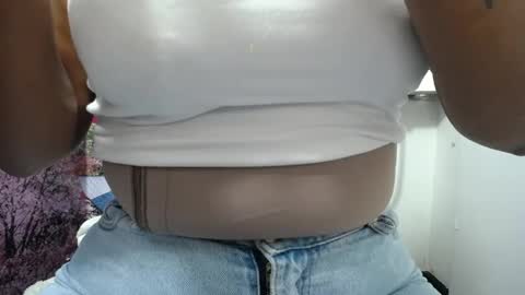Snapshot of susy_perverttt chatting on April 2026 04:22:02 PM susy_perverttt online show from April 2026 04:22:02 PM