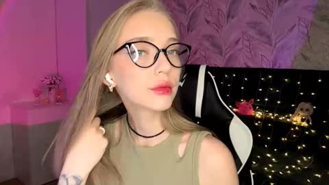 Jessica online show from December 2025 07:23:02 PM