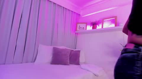 susyy online show from November 2025 07:37:01 PM