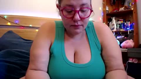 suzie stardust online show from February 2026 12:40:02 AM