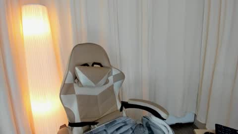 suzu_wolf online show from October 2025 06:36:01 AM