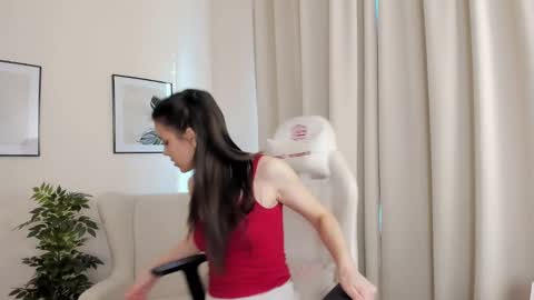 Suzy  next stream  Thursday Friday Saturday online show from January 2025 04:33:02 AM