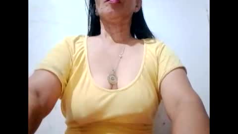 suzzie_hot online show from January 2025 09:28:01 PM