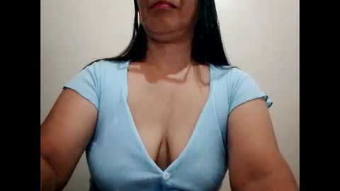suzzie_hot online show from February 2025 08:56:01 PM