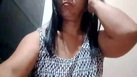 suzzie_hot online show from October 2025 03:02:01 PM