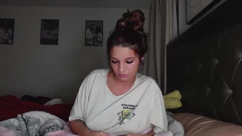 Snapshot of svtf2323 chatting on December 2024 12:43:02 AM SV online show from December 2024 12:43:02 AM