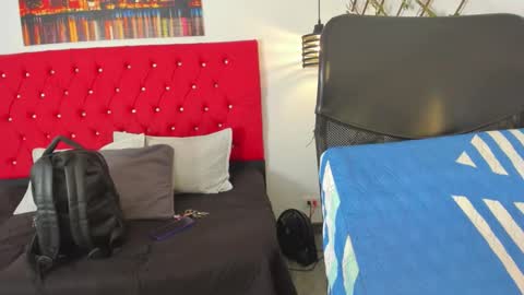 Carolina online show from September 2025 04:45:01 PM