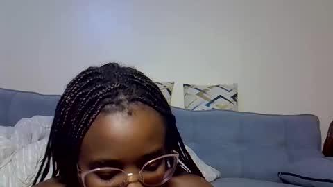 pixiee online show from December 2025 02:47:01 PM