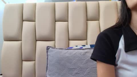 Amye  online show from November 2025 07:13:01 PM