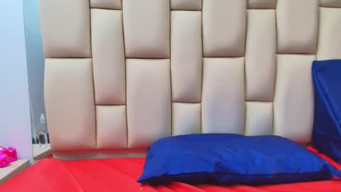 Amye  online show from November 2025 07:07:02 PM