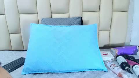 Amye  online show from February 2026 07:11:01 PM