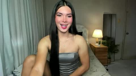 Snapshot of sweet_angel985251 chatting on May 2026 05:24:02 AM SweetAangel online show from May 2026 05:24:02 AM