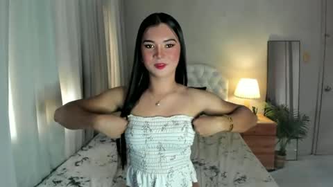 Snapshot of sweet_angel985251 chatting on June 2026 11:51:02 PM SweetAangel online show from June 2026 11:51:02 PM