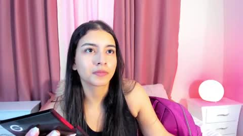 Snapshot of sweet_aura31 chatting on April 2026 07:30:02 PM Aura online show from April 2026 07:30:02 PM