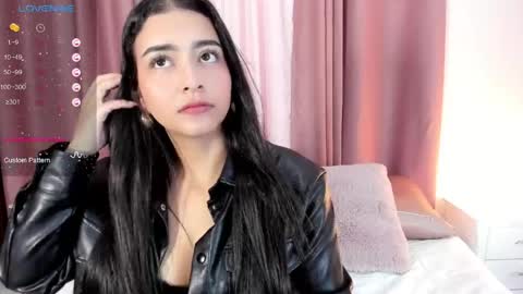 Snapshot of sweet_aura31 chatting on April 2026 07:58:02 PM Aura online show from April 2026 07:58:02 PM