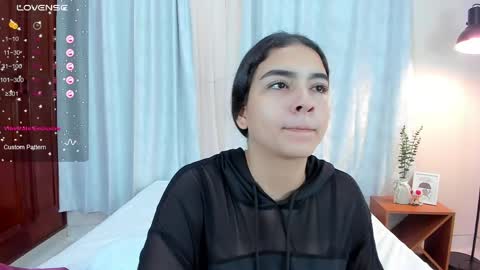 Snapshot of sweet_aura31 chatting on May 2026 07:43:02 PM Aura online show from May 2026 07:43:02 PM
