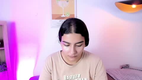 Snapshot of sweet_aura31 chatting on May 2026 08:14:02 PM Aura online show from May 2026 08:14:02 PM