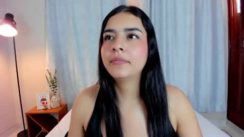 Snapshot of sweet_aura31 chatting on May 2026 07:52:01 PM Aura online show from May 2026 07:52:01 PM