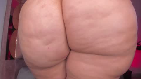 Snapshot of sweet_booty1 chatting on April 2026 06:03:02 PM Chelsy online show from April 2026 06:03:02 PM