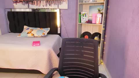 Candy online show from December 2025 03:50:02 PM