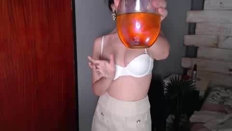 Snapshot of sweet_chantelle chatting on March 2025 12:54:02 AM Chantelle online show from March 2025 12:54:02 AM
