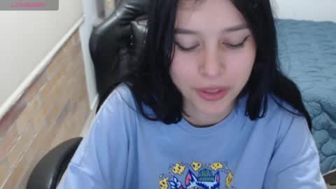 Snapshot of sweet_cloe444 chatting on June 2026 04:32:01 PM sweet_cloe444 online show from June 2026 04:32:01 PM