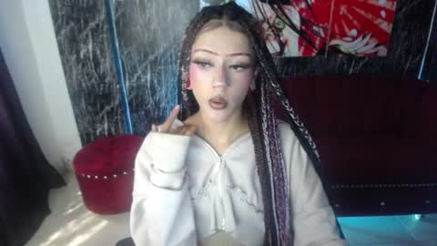 DOLLY online show from November 2025 03:33:01 PM