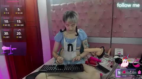  emmili  online show from November 2025 12:31:02 PM