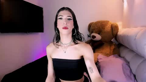 Snapshot of sweet_falon chatting on April 2026 09:43:01 AM Sweet Fhalon online show from April 2026 09:43:01 AM