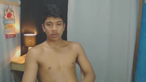 sweet_guyxx online show from January 2025 08:06:01 AM