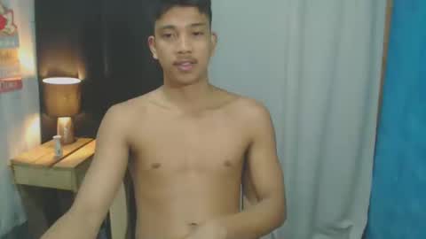 sweet_guyxx online show from January 2025 02:11:01 PM