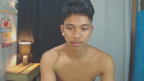 sweet_guyxx online show from January 2025 12:30:01 PM
