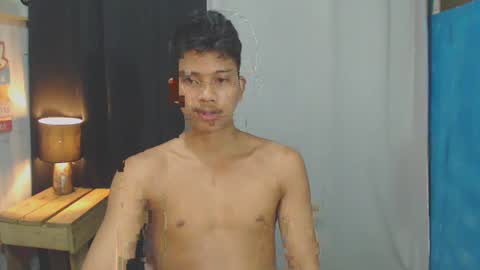 sweet_guyxx online show from January 2025 01:08:02 PM