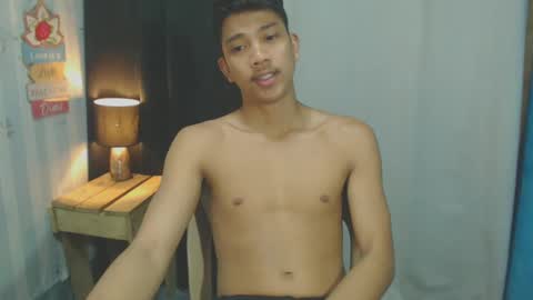 sweet_guyxx online show from January 2025 09:36:02 AM