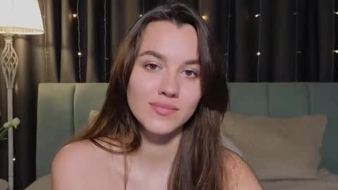 Snapshot of sweet_haeven chatting on May 2026 09:12:02 PM Im Mia.LOVELY PATTERNS 100 120 160 200 my toy buzzes from 2 tip online show from May 2026 09:12:02 PM