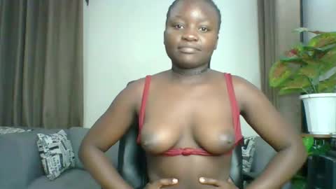 Snapshot of sweet_jenica chatting on December 2024 02:58:02 AM ESTHER NEEMA online show from December 2024 02:58:02 AM