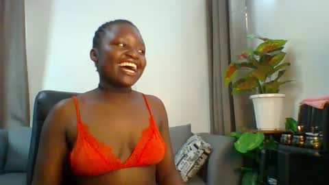 Snapshot of sweet_jenica chatting on December 2024 04:58:02 AM ESTHER NEEMA online show from December 2024 04:58:02 AM