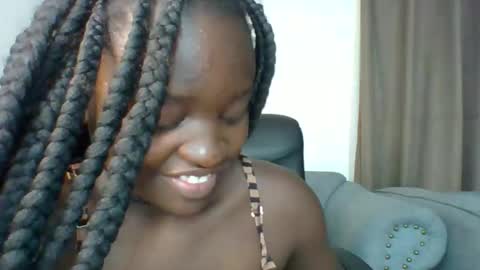 Snapshot of sweet_jenica chatting on January 2025 07:33:02 AM ESTHER NEEMA online show from January 2025 07:33:02 AM