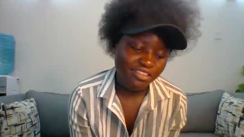 Snapshot of sweet_jenica chatting on January 2025 05:03:02 AM ESTHER NEEMA online show from January 2025 05:03:02 AM