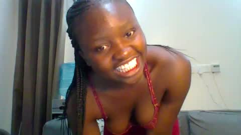 Snapshot of sweet_jenica chatting on January 2025 07:50:01 AM ESTHER NEEMA online show from January 2025 07:50:01 AM