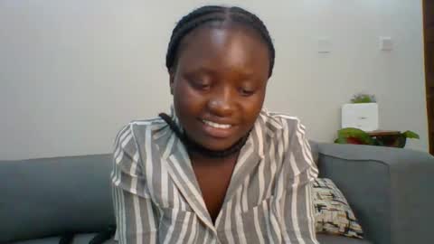 Snapshot of sweet_jenica chatting on February 2025 08:06:01 AM ESTHER NEEMA online show from February 2025 08:06:01 AM