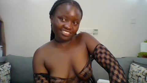 Snapshot of sweet_jenica chatting on February 2025 06:06:02 AM ESTHER NEEMA online show from February 2025 06:06:02 AM
