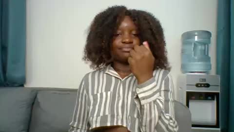 Snapshot of sweet_jenica chatting on October 2025 04:12:01 AM ESTHER NEEMA online show from October 2025 04:12:01 AM