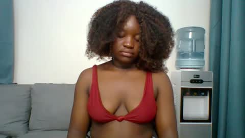 Snapshot of sweet_jenica chatting on October 2025 04:15:01 AM ESTHER NEEMA online show from October 2025 04:15:01 AM